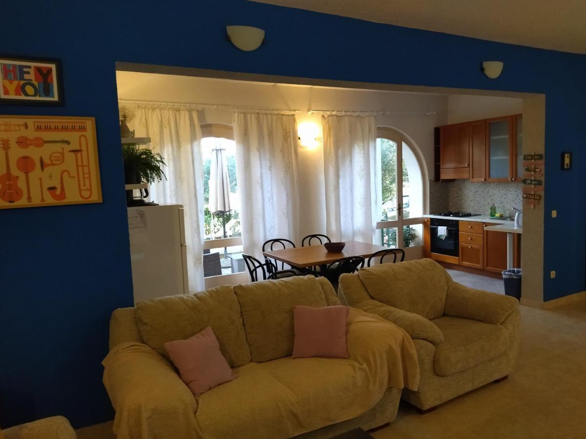 Holiday Home With Free Parking By The Beach Brela Ngoại thất bức ảnh