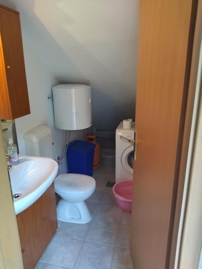 Holiday Home With Free Parking By The Beach Brela Ngoại thất bức ảnh