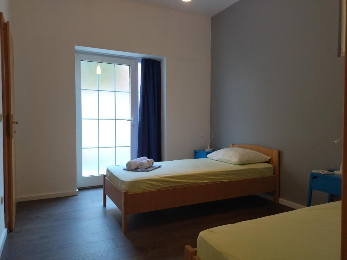 Holiday Home With Free Parking By The Beach Brela Ngoại thất bức ảnh